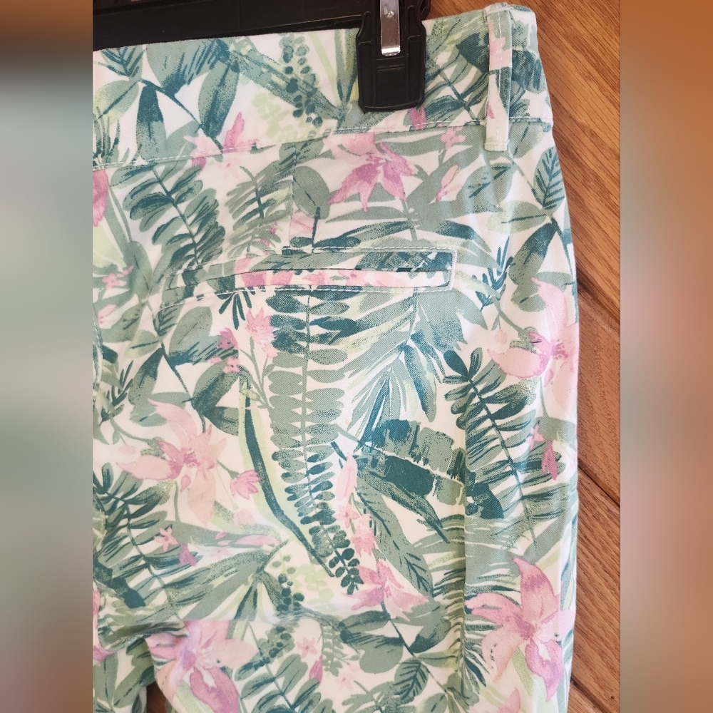 Old Navy Tropical Leaf Print Ankle Length Pixie Pants Size 8 Regular - Picture 11 of 12